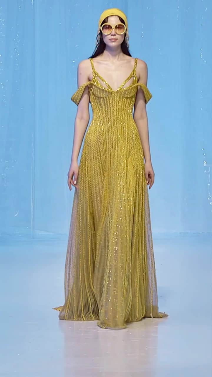 Fashion Weekのインスタグラム：「Silver, it’s your move. All gold everything from @nicolasjebranworld #SS23」