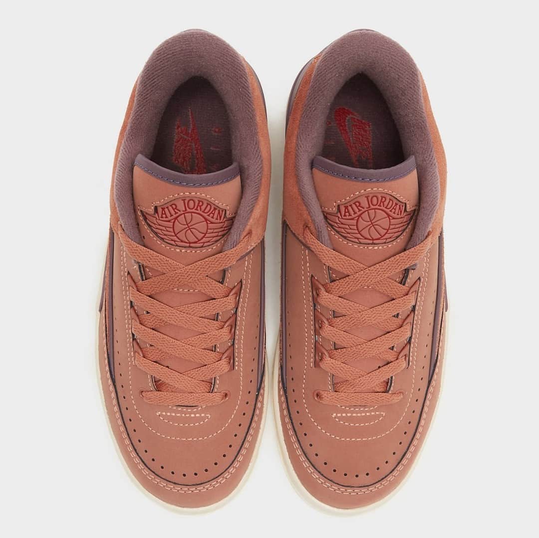 Sneaker Newsさんのインスタグラム写真 - (Sneaker NewsInstagram)「FIRST LOOK: Air Jordan 2 Low "Sky J Orange"⁠ Release Date: August 10th, 2023 ($150)⁠ LINK IN BIO for a closer look!」4月27日 3時01分 - sneakernews