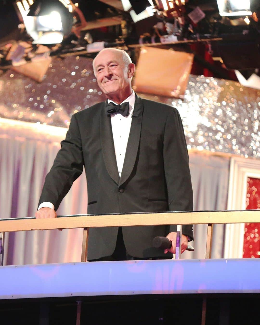 E! Onlineさんのインスタグラム写真 - (E! OnlineInstagram)「A prediction Len Goodman made months before his passing is drawing a lot of attention. Link in bio for the #DWTS star's emotional interview. 💔 (📷: Getty)」4月27日 3時10分 - enews