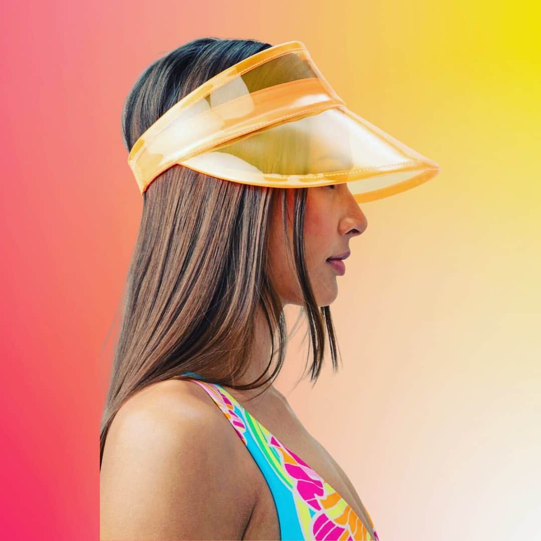 ユージニア キムのインスタグラム：「Taking the vintage visor and defining it with a neon colorway. Micky’s make the perfect errand run to beachside statement. 🍊 • • #visor #pvcvisor #neonhats #neon」