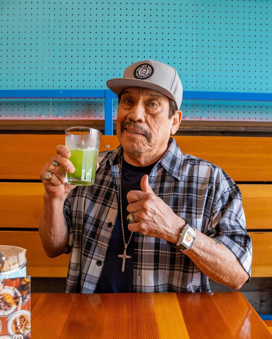 ダニー・トレホさんのインスタグラム写真 - (ダニー・トレホInstagram)「Danny approved! This Piña Verde Agua Fresca pairs perfectly with any of our tacos or bowls! Available at all locations!  Open from 11:30AM - 9 PM  📍Santa Monica 316 Santa Monica Blvd 90401  📍La Brea 1048 S La Brea Ave 90028  📍Hollywood Cantina 1556 N Cahuenga Blvd 90028  📍Farmer’s Market 6333 W 3rd Street 90036  #trejostacos #trejosdonuts #trejoscoffeeanddonuts #trejoscantina #trejoscerveza #dannytrejo #tacos #aguafresca」4月27日 3時44分 - officialdannytrejo