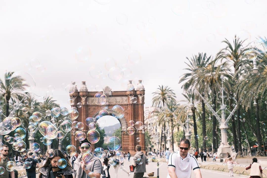 山田愛さんのインスタグラム写真 - (山田愛Instagram)「¡Hola! Another day in Barcelona 🤍  I’m loving it 🥹🧡  Girrrl I think you’re very talented. #photography  📸 by @tatsustagram3   #barcelona #spain #🇪🇸 #tattoo #art #coffee #hiking #soccer #basketball」4月27日 3時45分 - aiyamada_