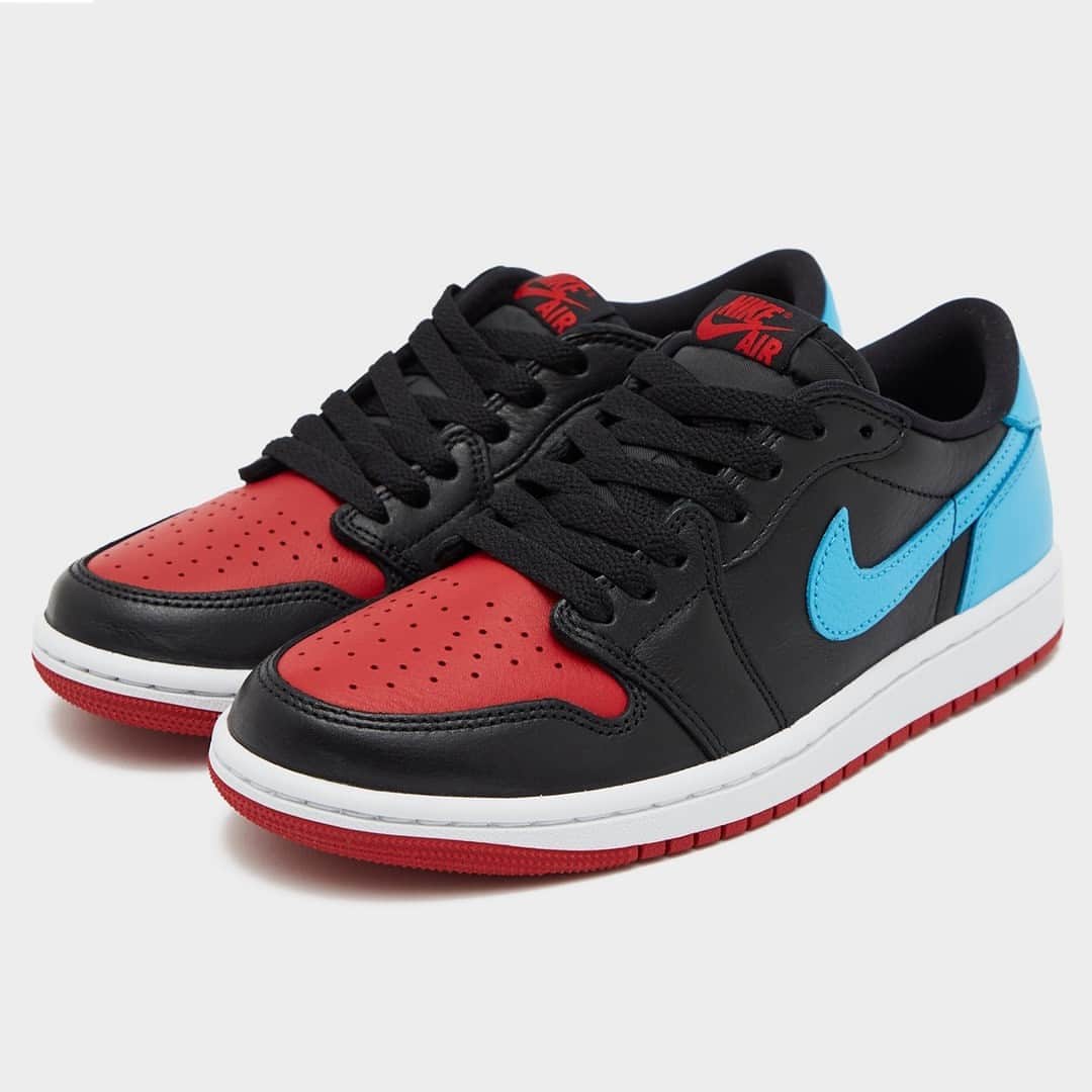 Sneaker Newsさんのインスタグラム写真 - (Sneaker NewsInstagram)「Official Retailer Images: Air Jordan 1 Low OG "UNC to CHI"⁠ Release Date: July 23rd, 2023⁠ LINK IN BIO for a closer look.」4月27日 4時02分 - sneakernews