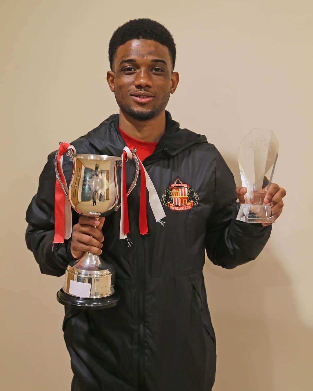 のインスタグラム：「🏆 Presenting the Supporters' Young Player of the Year: Amad ✨🇨🇮  #SAFC #MUFC #ManUtd #EFL」