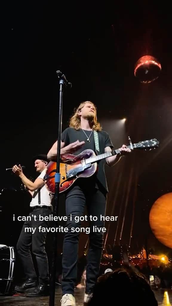 The Lumineersのインスタグラム：「Who else has been waiting to hear this one live? Don’t miss out, grab tickets in our bio!  📹: @ ‌lauriisabeli on TikTok」