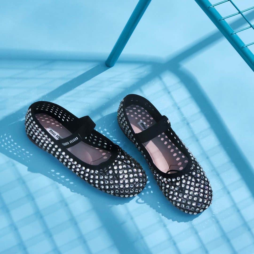 Saks Fifth Avenueのインスタグラム：「Twinkle toes: Crystal-embellished ballet flats from @miumiu always shine the brightest. Tap or head to the link in our bio to shop. #Saks」