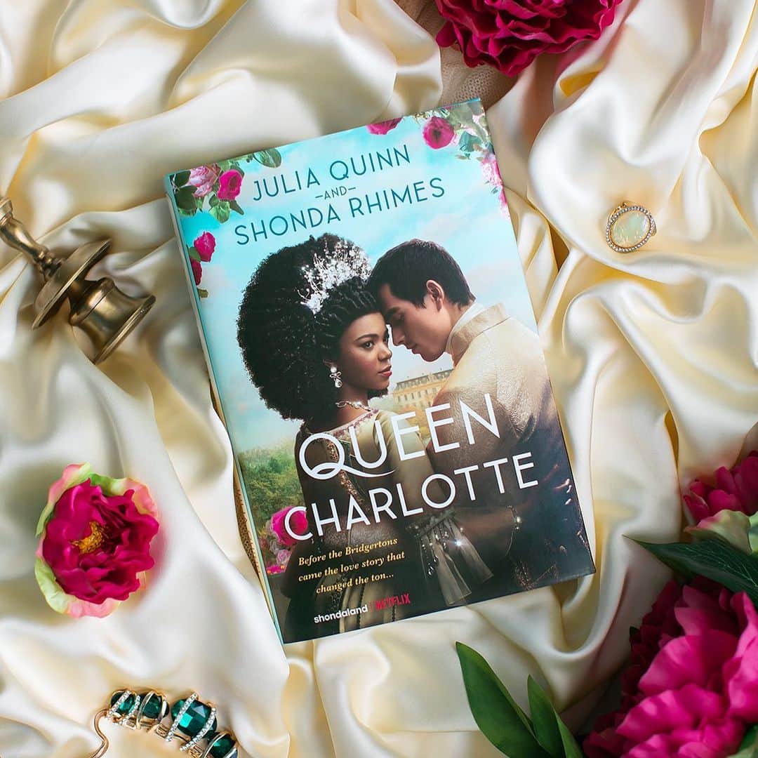ションダ・ライムズのインスタグラム：「Can’t believe we’re two weeks away from the release of #queencharlotte the novel! Head to @barnesandnoble and get 25% off by using the code PREORDER25. #linkinbio」