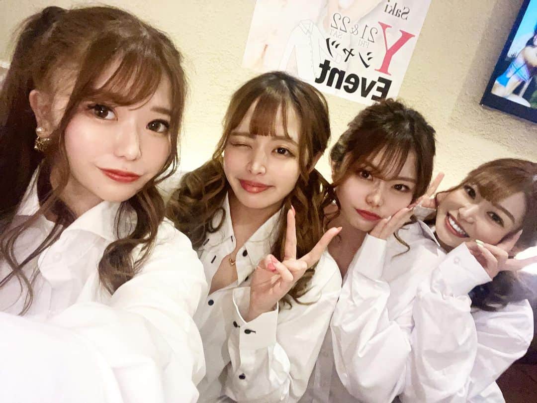 愛咲えれなのインスタグラム：「. . ワイシャツイベント❤️ . #愛咲えれな #きゃばきゃば #lounge愛咲　#キャバ嬢 #iris #キャバクラ #クラブ #ミナミ #北新地 #宗右衛門町 #ポケパラ #指名 #えれな #シャネル #バースデーイベント #シャンパン #アルマンド #踊れるキャバ嬢 #踊れるキャバ嬢といえばえれな #イリス #ホステス #いいね返し #キャバ #ソウメイジャパン #ベルロゼ　#クラブイリス #黒髪ロング」