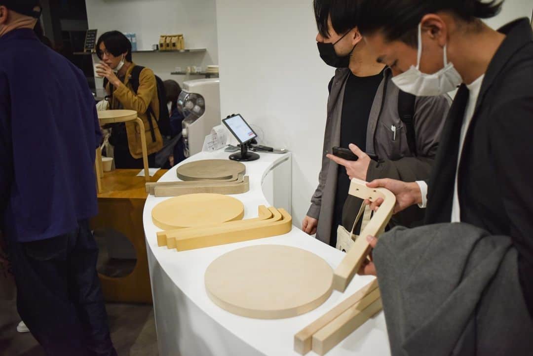 Artekさんのインスタグラム写真 - (ArtekInstagram)「Just over a month ago we had the pleasure of welcoming friends of Artek Tokyo to Dover Street Market Ginza to launch the 90 Years of Stool 60 celebrations.⁠ A big thank you to all who came with us. ⁠ ⁠ #90yearsofstool60」4月27日 16時00分 - artekglobal