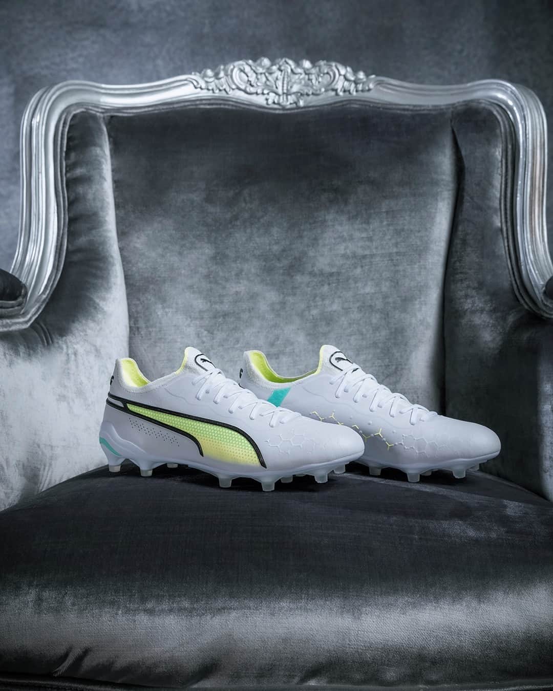 PUMA Footballのインスタグラム：「Royalty to where it belongs 👑  Introducing the new KING, Pursuit Pack, available now on PUMA.com.」