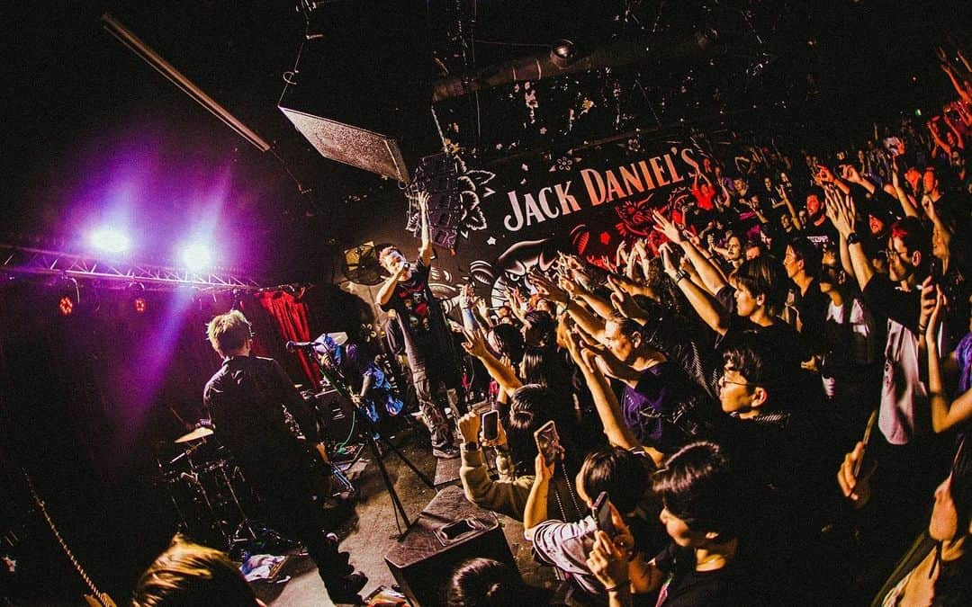 清水亮さんのインスタグラム写真 - (清水亮Instagram)「Love you guys Brisbane🫶You fuckin rocked last night!! I can't forget it. Thanks. Cheers.  Photos by @yamada_mphoto」4月27日 7時25分 - coldrain_rxyxo_bass