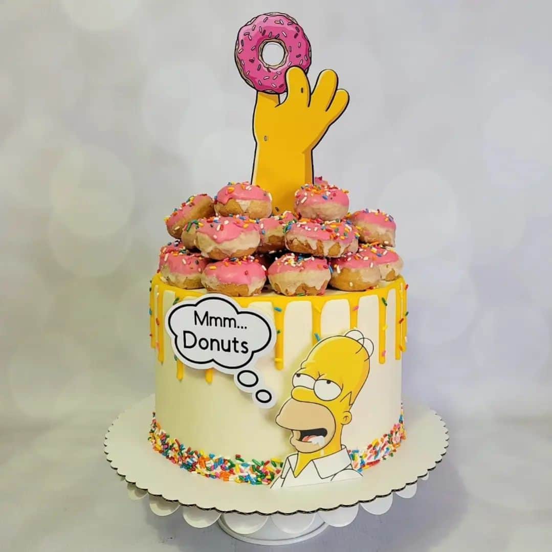 Honey Bee Cakesのインスタグラム：「Homer Cake Toppers by @thekreationstation.915」
