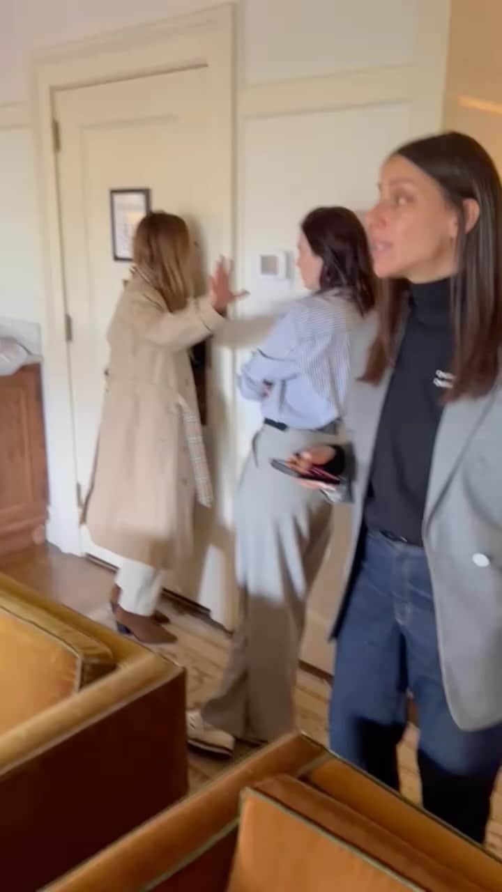 ガル・ガドットのインスタグラム：「Pre Bday surprise 😝」
