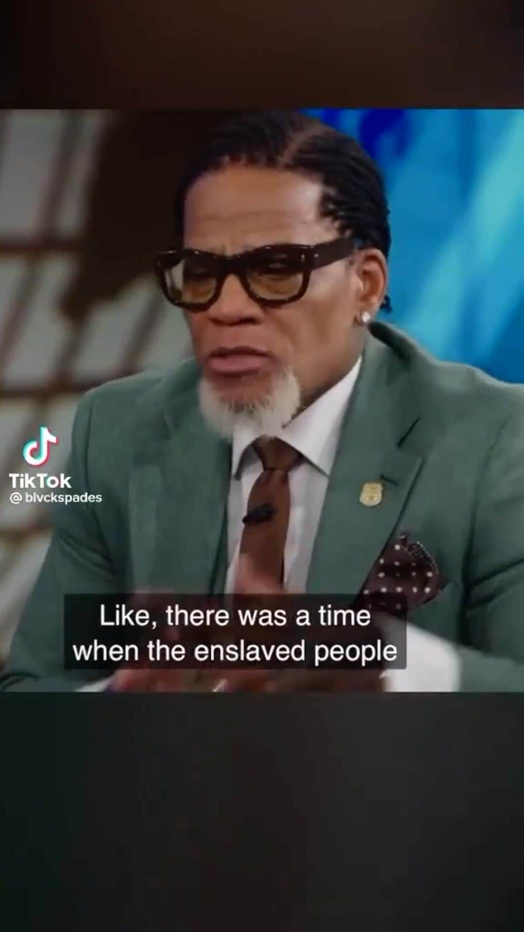 ロッチェル・エイツのインスタグラム：「#repost United Daughters of the Confederacy… Moms For Liberty … Ron DeSantis and these other Republican governors and state legislators… same deal. The goal is to hide history from those they want to influence and from those they want to oppress. The goal: to preserve and extend the myths of white supremacy. #wakeup America. And #staywoke」