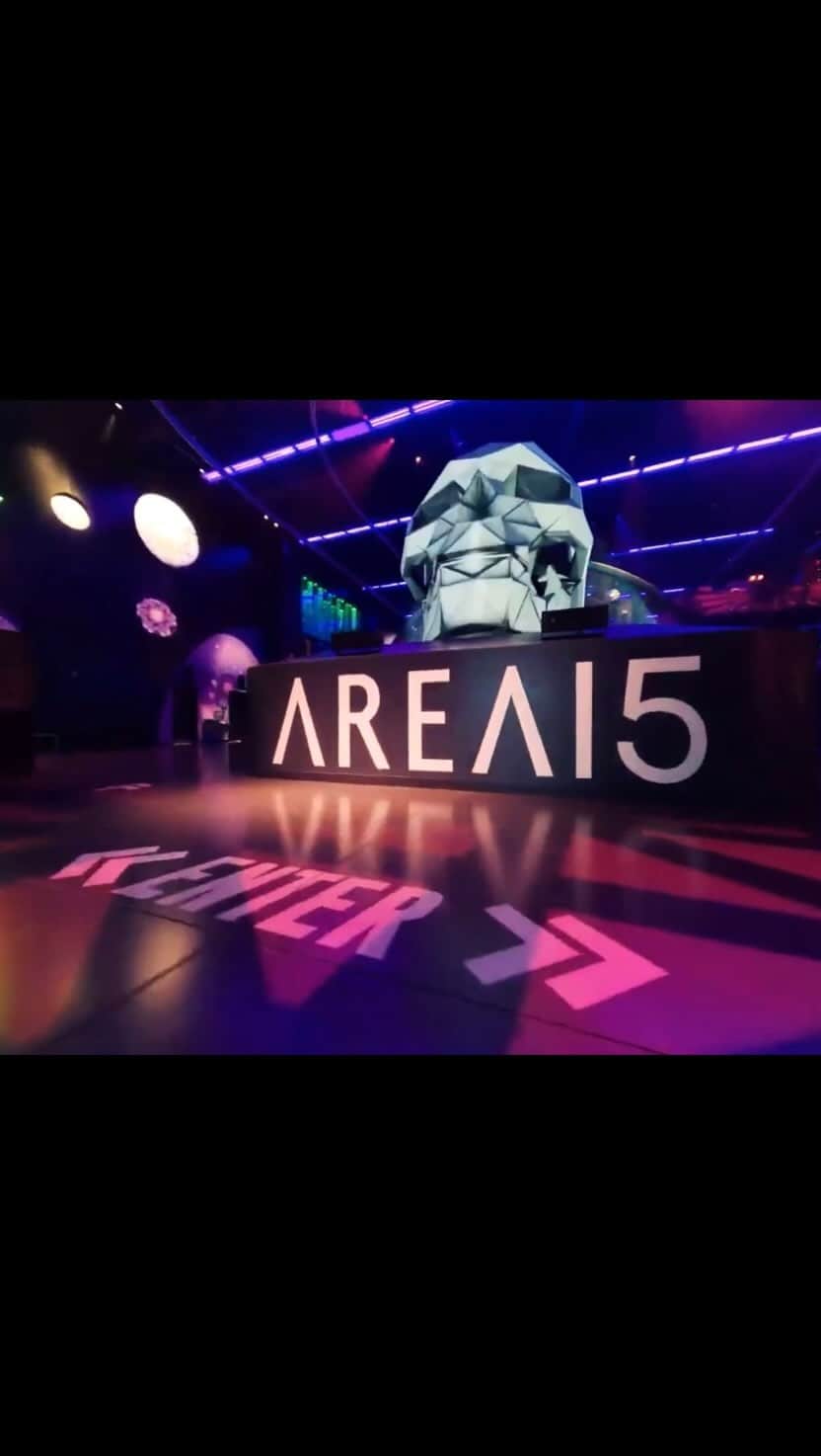 のインスタグラム：「Immerse yourself in our #LifeIsButADream... full album experience from May 11-14 at @area15official in Las Vegas.   Dive into all 11 songs before anyone else with grand visuals, signature drinks, and an exclusive curated merch pop-up shop celebrating our new album, set to release on June 2, 2023. Book your time slot at the link in bio.」
