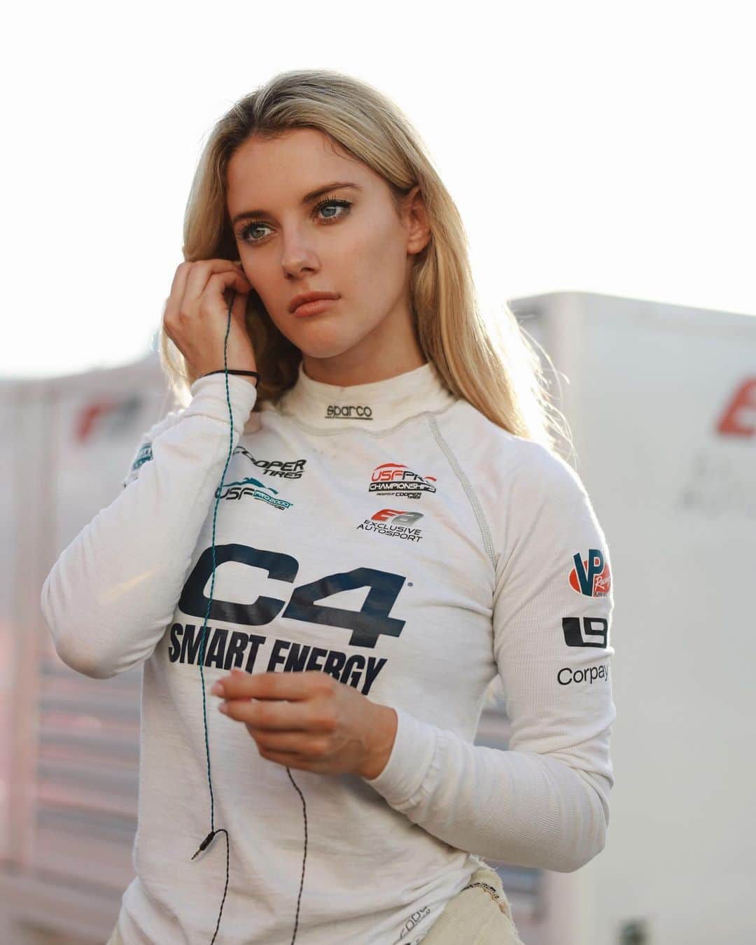 Lindsay Brewerのインスタグラム：「More focused than ever🏁」