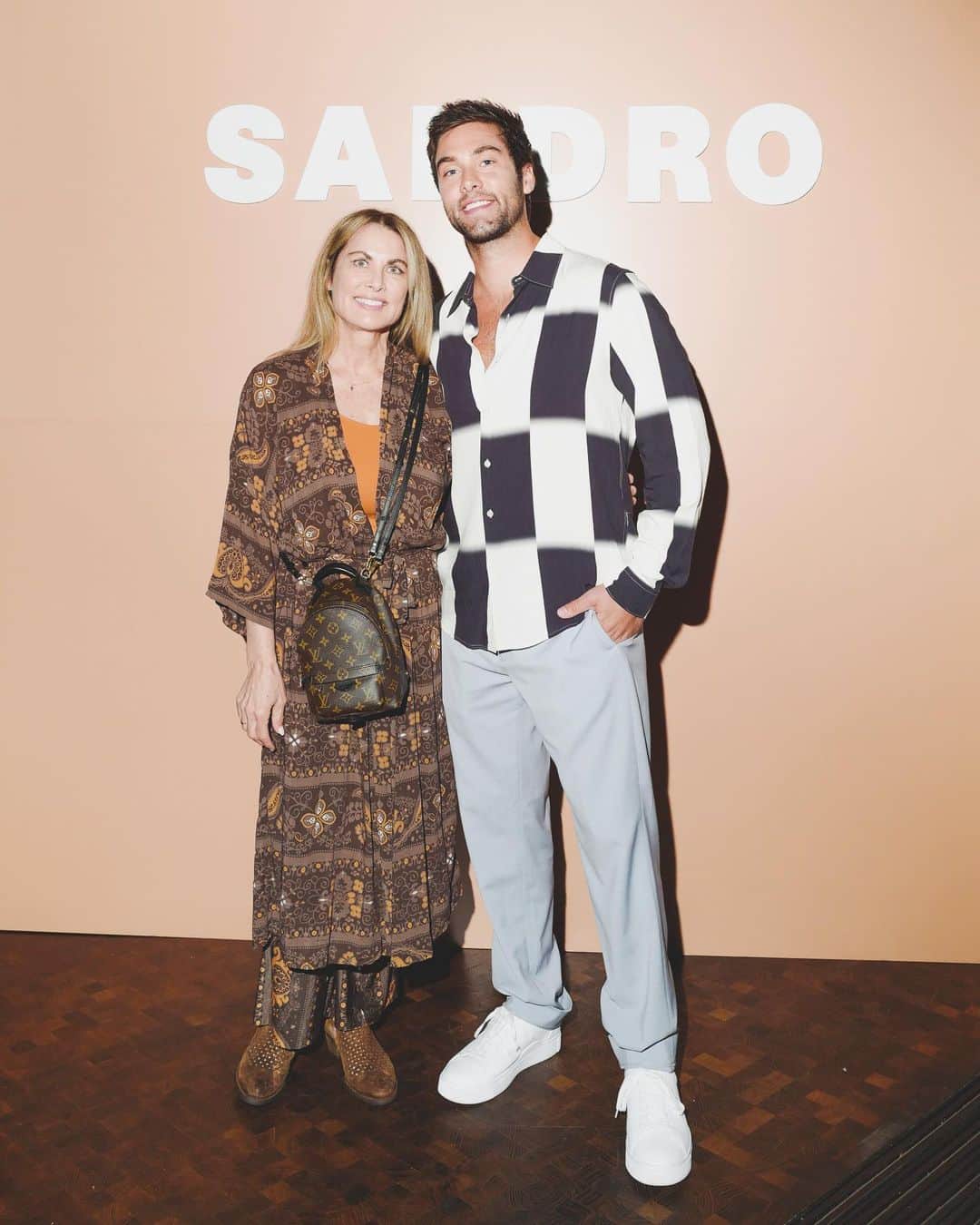 オースティン・ノースのインスタグラム：「A lovely evening with @sandroparis & my mama!」