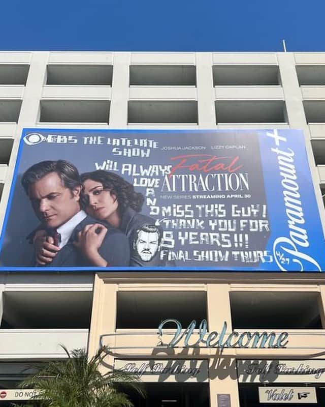 CBSさんのインスタグラム写真 - (CBSInstagram)「Have you seen the newest ATTRACTION at @thegrovela? Before tomorrow’s last @latelateshow episode we couldn’t resist the opportunity to send James off the same way he started, by taking over a billboard! Be sure to tag us if you see this masterpiece at The Grove. 📸」4月27日 8時00分 - cbstv