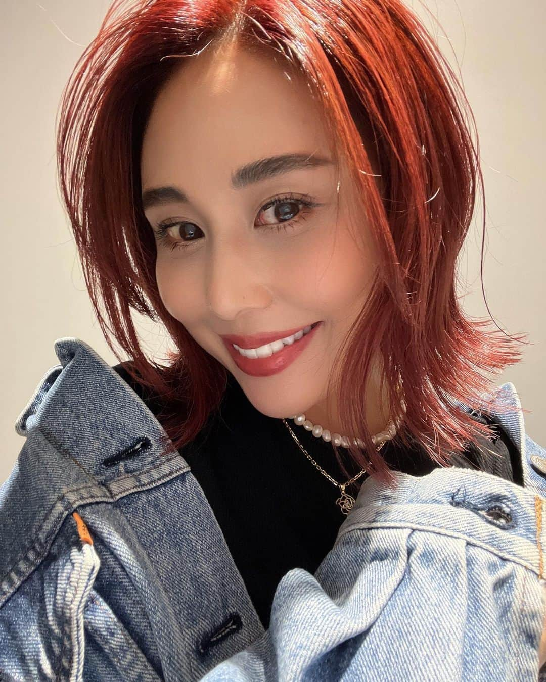 出浦寛子（HIROKO）のインスタグラム：「💇🏻‍♀️💇🏻‍♀️💇🏻‍♀️ ぴかぴかぶーぴかぴかぶーぴーかーぶー @teraoka_yukihiro_peekaboo ありがとうございました️🩵 いつも娘と一緒だったから1人で行くのは変な感じだったけど 癒しの時間でした🥰  #美容週間#月1で行く好きな場所#目の下の脂肪取った話ずっとしてた笑」