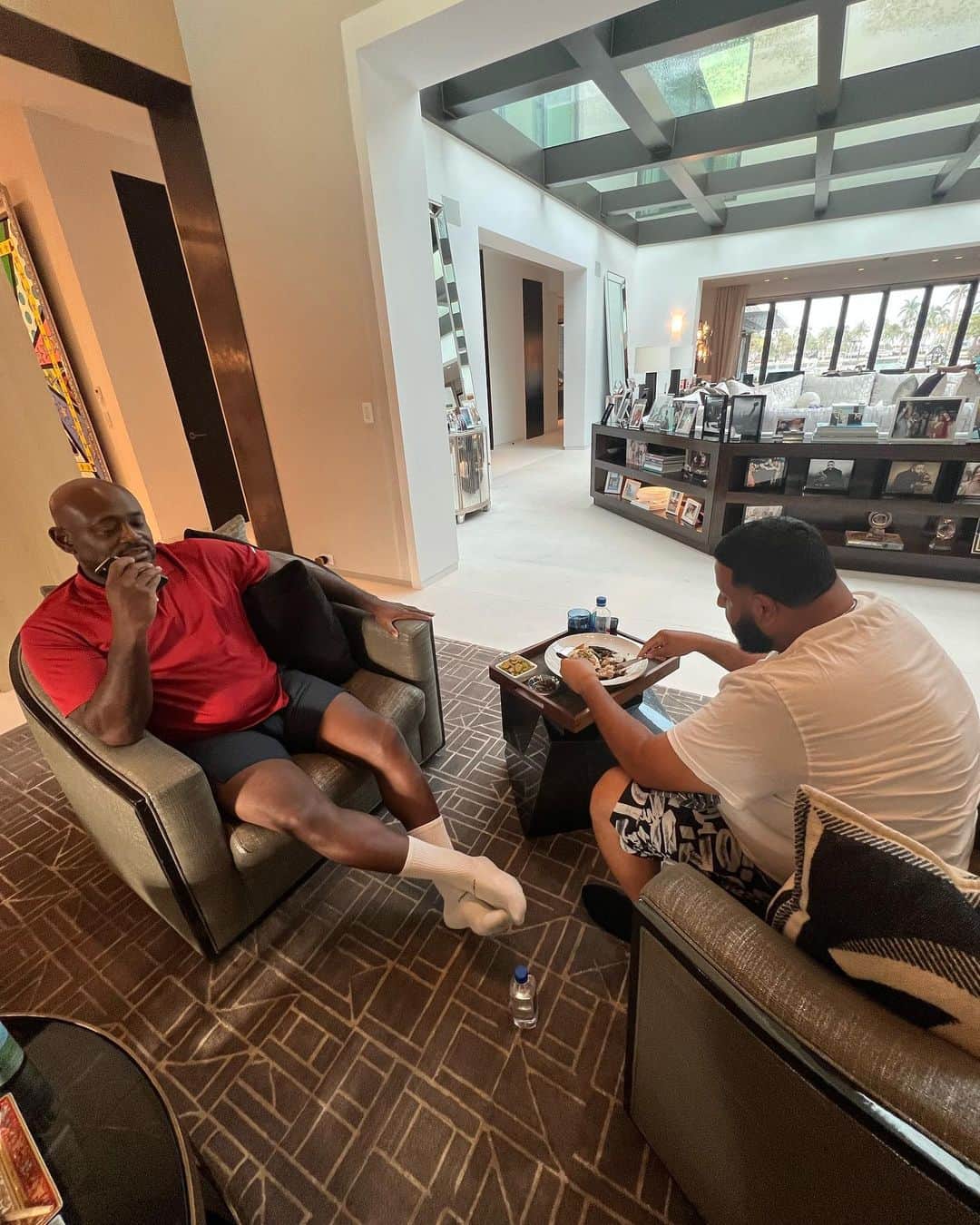 DJキャレドさんのインスタグラム写真 - (DJキャレドInstagram)「Sunday the TRILOGY , ⛳️🏌️‍♂️🏝️ @djkhaled @stevestoute  #LETSGOGOLFING  Swipe for moments and clarity .」4月27日 8時29分 - djkhaled