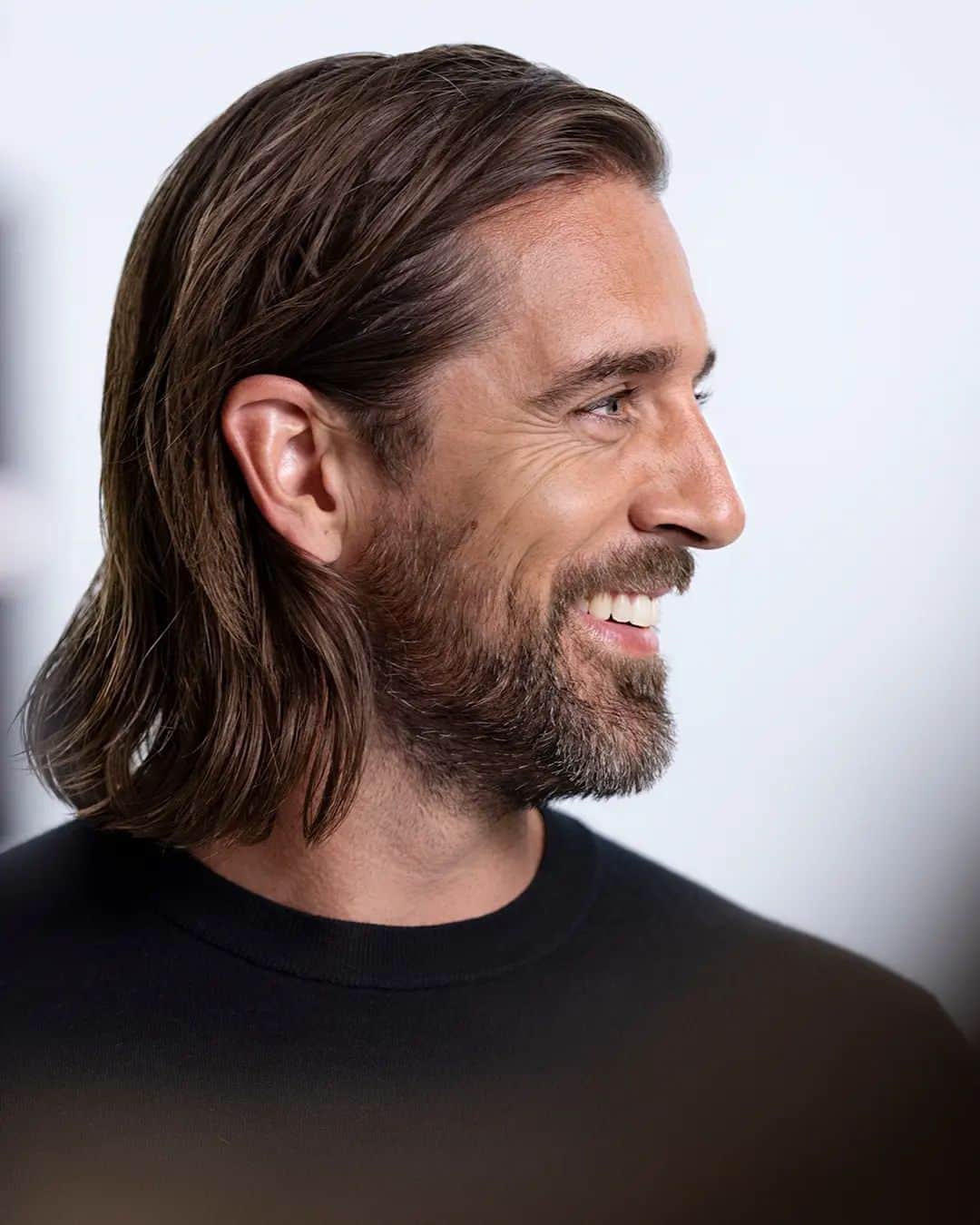 ゼニスのインスタグラム：「#TimeToReachYourStar: This week signifies a major milestone in ZENITH ambassador Aaron Rodgers’ career as an athlete, as he begins a new chapter as the New York Jets starting quarterback for the upcoming 2023-2024 season.   As one of the league's top quarterbacks for over a decade, he brings with him a wealth of experience and talent that would be instrumental in helping his new team reach its highest potential. Fans can look forward to an exciting football season, led by one of the game's greatest quarterbacks, who aligns with ZENITH watches in his constant push towards new heights.  Join us in celebrating the beginning of Aaron’s new chapter. Zenith wishes him the best of luck as he reaches for his new star.」