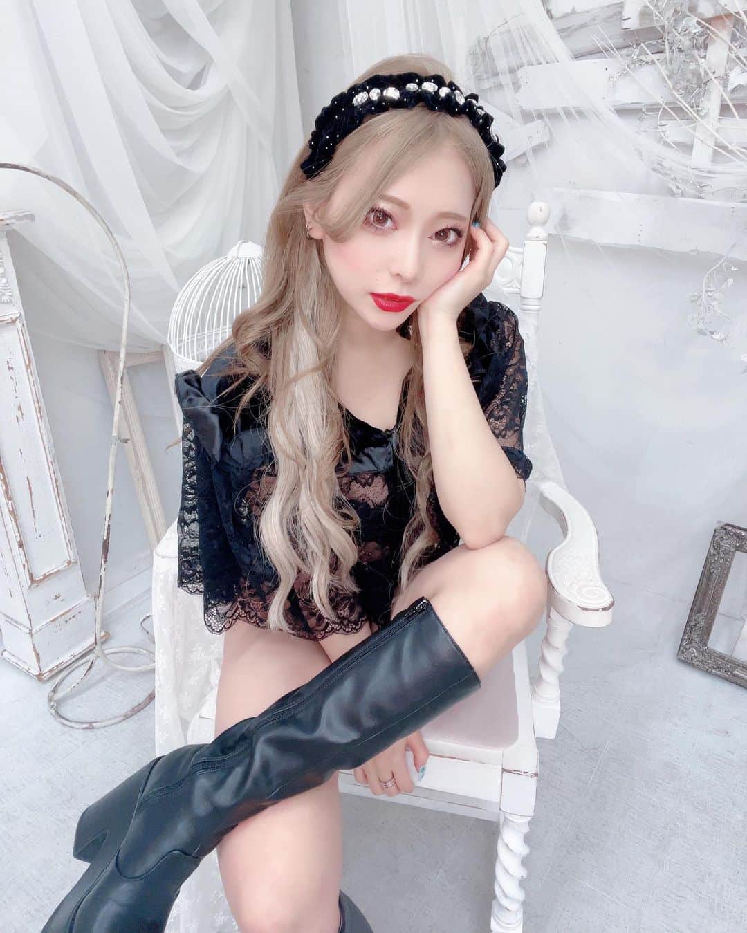のインスタグラム：「本日おやすみいただいてます。  #バーレスク大阪 #バーレスク東京 #バーレスク大阪ありえ #北新地 #インスタ映え #ホスト  #韓国メイク #ナイトスポット #童顔女子 #やさぐれアイドル #実物とは異なります  #明るい根暗  #シナモン  #グラビア #撮影会  #burlesqueosaka  #burlesquetokyo  #TikTok #showgirl #」