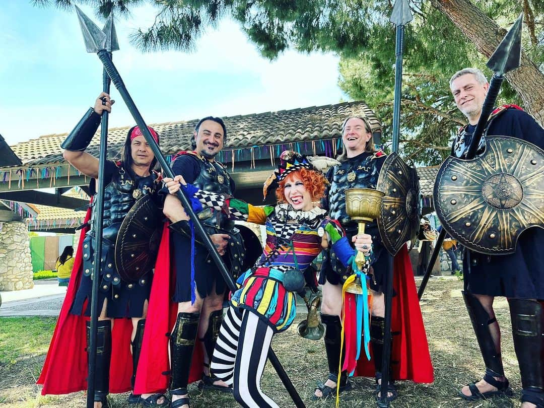 ボニー・モーガンさんのインスタグラム写真 - (ボニー・モーガンInstagram)「Apparently as King of Fools @renaissancepleasurefaire I command a small but mighty Spartan Army! They look super impressed 😜👑🃏⚔️🛡️🤡#itsgoodtobetheking #shenanigans #adventuresofbendybonnie #renaissancefaire #thisissparta #kingoffools #itsrainingmen #hallelujah #spearit #tomfoolery #renfaire #runningamok #bendybonnie」4月27日 9時16分 - bendybonnie