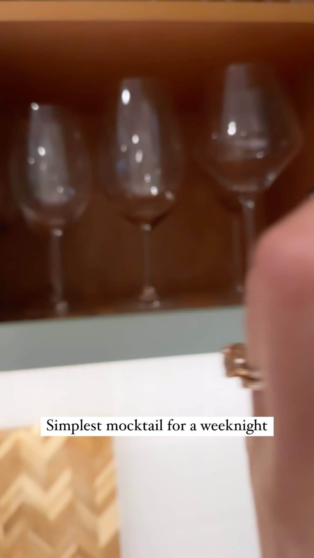 のインスタグラム：「Simplest mocktail there ever was 🍹」