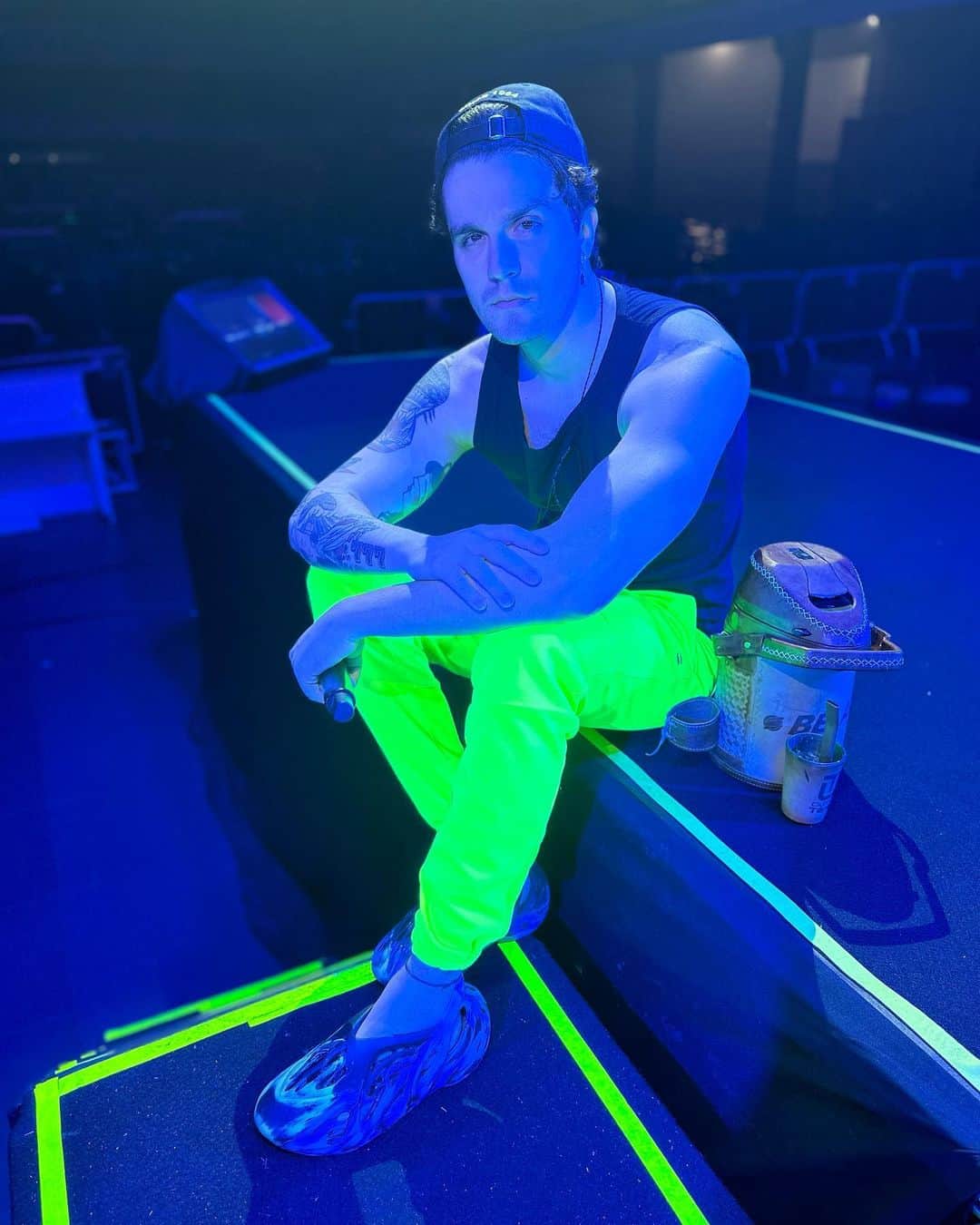 ルアン・サンタナのインスタグラム：「Hoje tá tendo ensaio do novo show #LuanCity 2.0 e amanhã tem “Deus é muito bom” em todos os apps de música 👑! E é só o começo.」