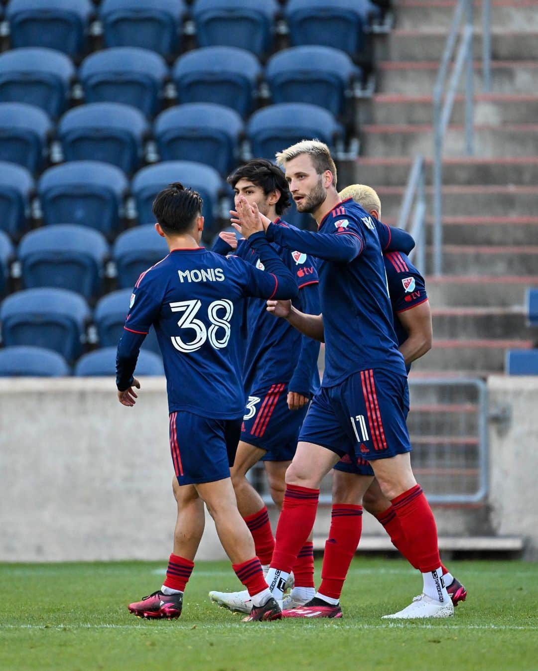 シカゴ・ファイアーさんのインスタグラム写真 - (シカゴ・ファイアーInstagram)「KP makes it 1-0 🔥🔥」4月27日 9時54分 - chicagofire