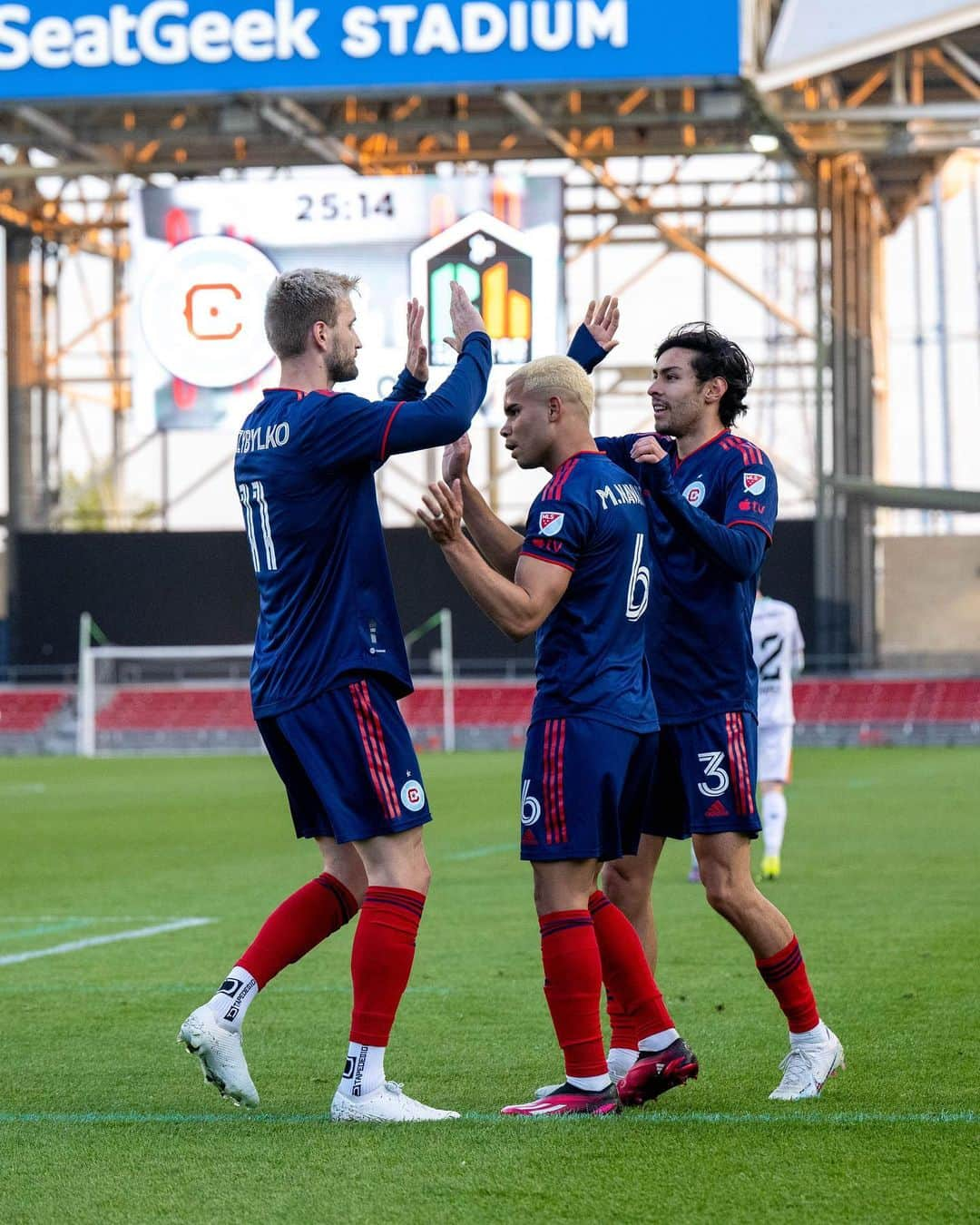 シカゴ・ファイアーさんのインスタグラム写真 - (シカゴ・ファイアーInstagram)「KP makes it 1-0 🔥🔥」4月27日 9時54分 - chicagofire