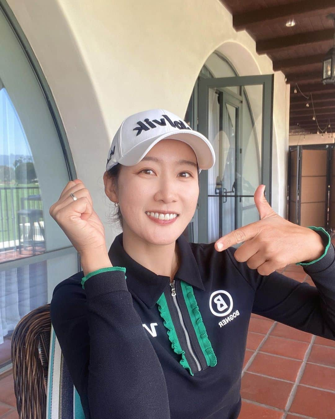 シェラ・チョイさんのインスタグラム写真 - (シェラ・チョイInstagram)「Look at this green details♥️ #bognergolf #b #lpga #화이팅첼🏌️‍♀️」4月27日 9時48分 - thechellachoi