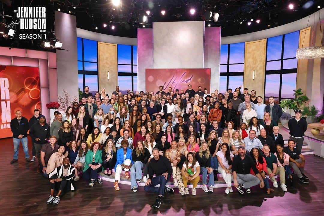 ジェニファー・ハドソンのインスタグラム：「Wow !!! 6 @daytimeemmys nominations for Season 1 of @jenniferhudsonshow. When I say I couldn’t be prouder of the whole staff and crew here at The Happy Place !!! To this amazing team in this photo…I am beyond blessed to work alongside u every day. Yall have earned every single nomination and award u have coming — and so much more !!! I can’t wait to continue the journey together next season and beyond ! 💜 Jennifer」