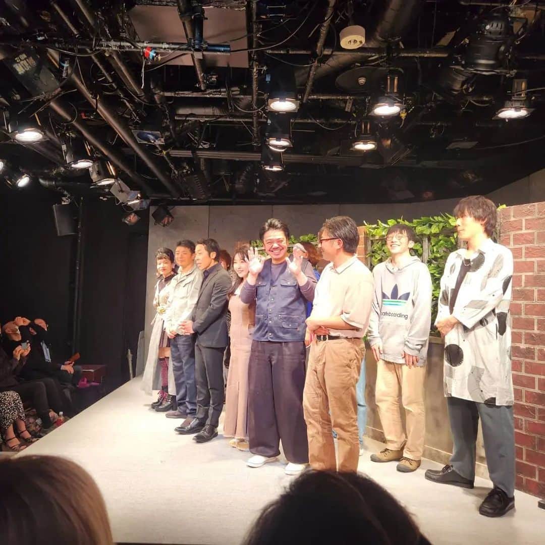 須田拓也さんのインスタグラム写真 - (須田拓也Instagram)「初日⁡ ありがとうございました⁡ ⁡2日目⁡ ⁡皆様⁡ ⁡宜しくお願いしますっ⁡ ⁡まだまだチケット間に合います⁡ ⁡急に時間出来たり⁡ ⁡急に予定空いたり⁡ ⁡急に須田に会いたくなったりしたら⁡ ⁡観に来てください⁡ ⁡DMやメッセージでも⁡ ⁡チケット取り置きします⁡ ⁡下北沢小劇場B1にて⁡ ⁡「葛飾ナンバー」⁡⁡ ⁡本日は ⁡14時と19時⁡です⁡ ⁡お待ちしております⁡ ⁡#葛飾ナンバー⁡ ⁡#下北沢⁡ ⁡#演劇⁡ ⁡#舞台」4月27日 10時46分 - takusoman