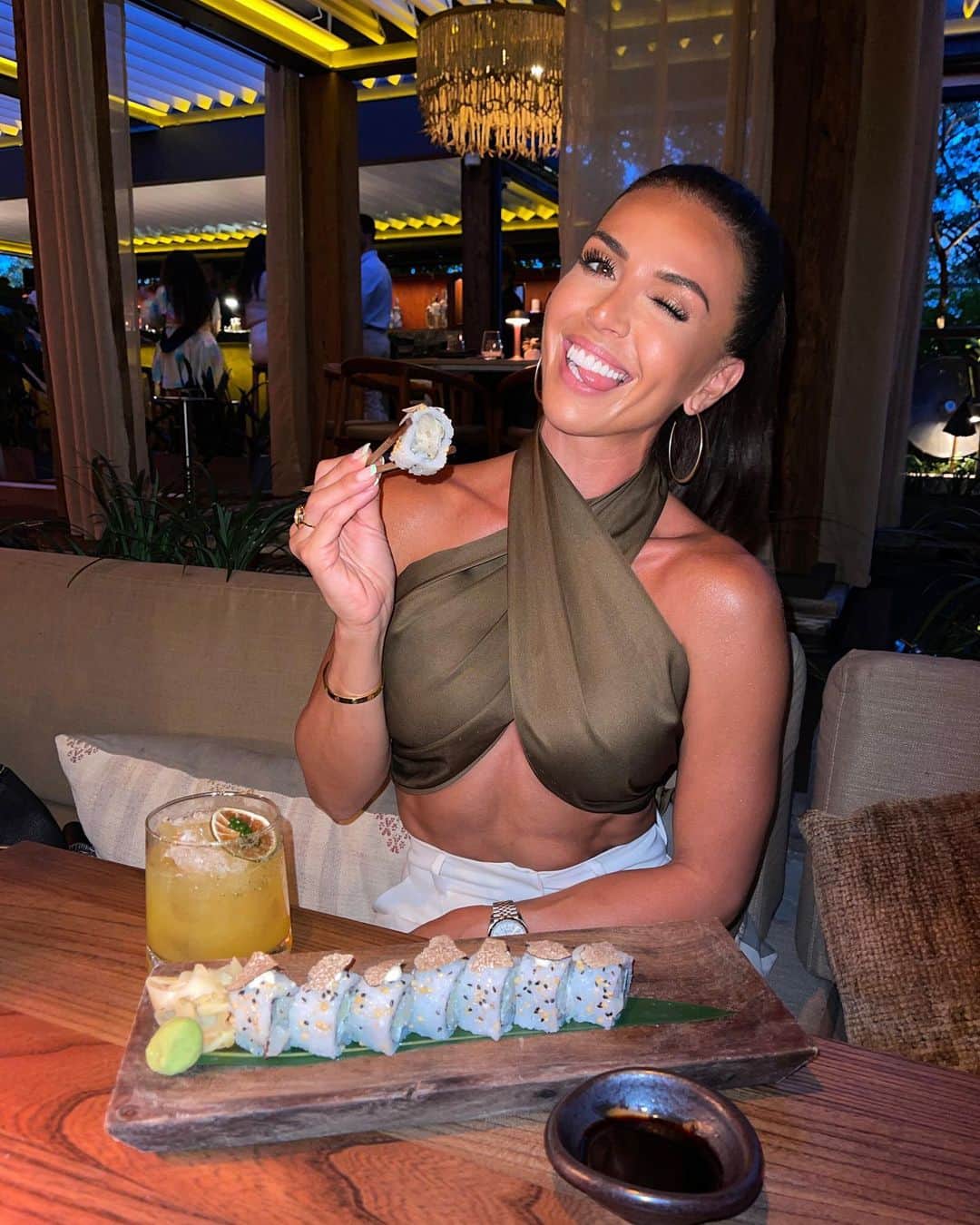 Ainsley Rodriguezさんのインスタグラム写真 - (Ainsley RodriguezInstagram)「Wasa-bae 🍣  . Outfit details 🛍️ https://liketk.it/47Wi5  #datenight @milagroup_miami」4月27日 10時51分 - ainsley