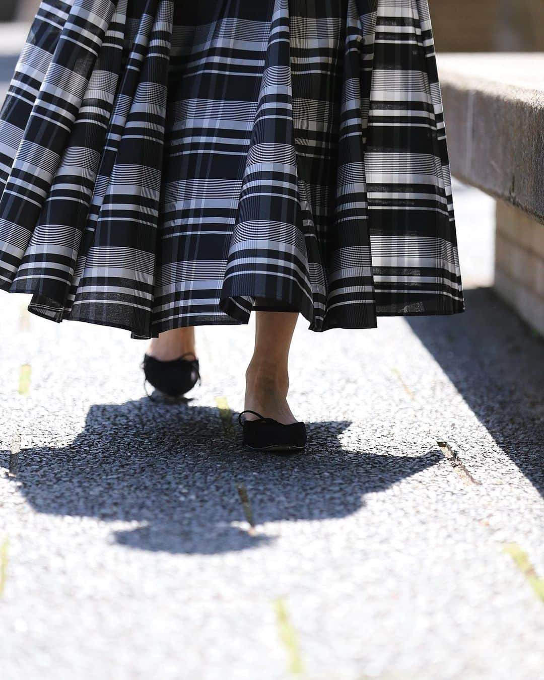 富岡佳子さんのインスタグラム写真 - (富岡佳子Instagram)「スカートのボリューム感がお気に入りです♡ @leilian_by_tomiokayoshiko  軽さもいい感じ♡」4月27日 16時25分 - yoshikotomioka