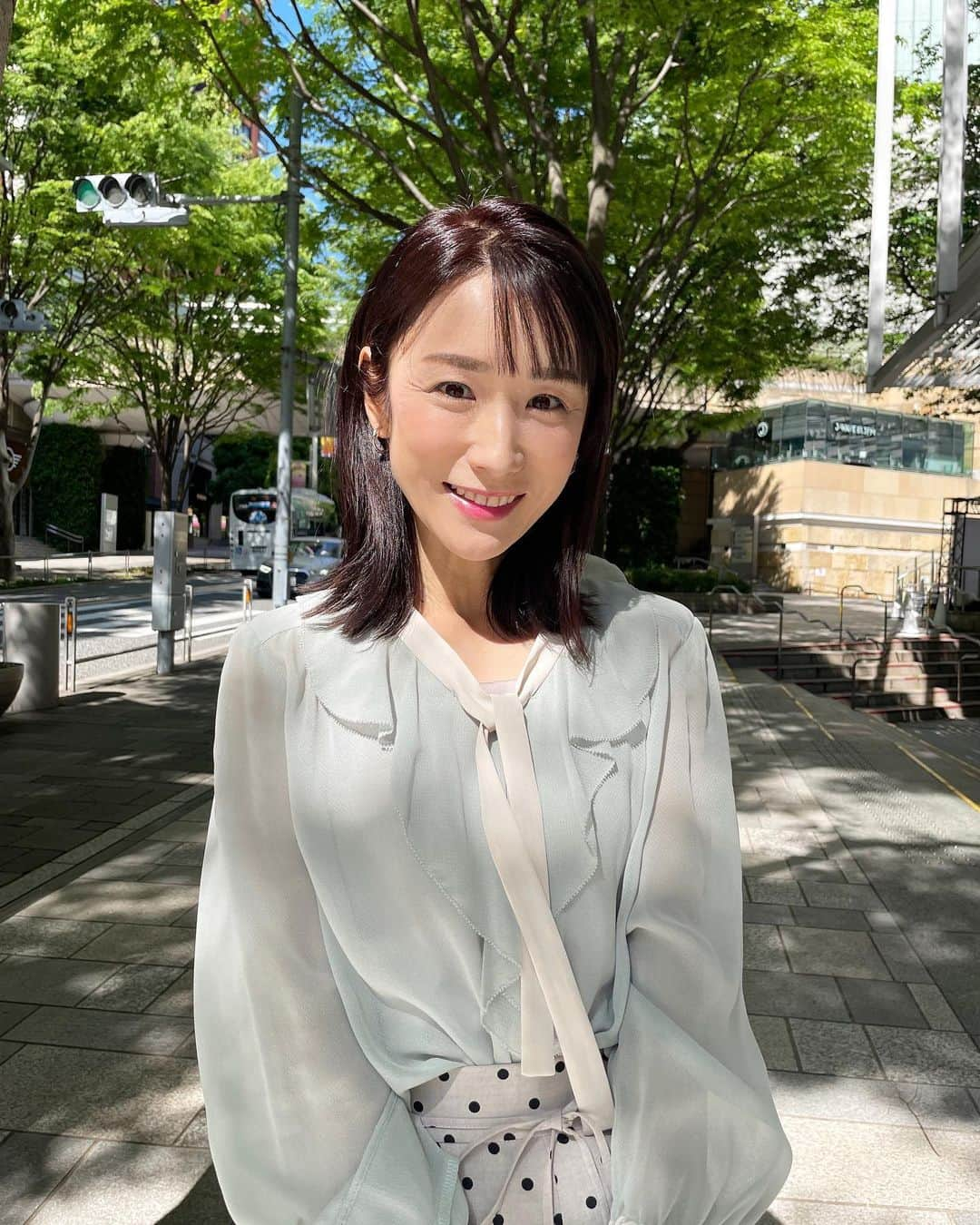 堂真理子さんのインスタグラム写真 - (堂真理子Instagram)「おはようございます！ 今日の東京は朝から良い天気☀️アベモニ放送後に外に出たら、爽やかな風が心地よかったです☺️  朝はぢ少しひんやりしていましたが、だんだん気温が上がってきましたね☀️洗濯物もよく乾きそうです❣️  素敵な一日をお過ごしください♫   #おはようございます  #今日 は  #良い天気  #素敵な一日を  #アベモニ  #ありがとうございます  #堂真理子#テレビ朝日 #アナウンサー」4月27日 11時19分 - mariko_do