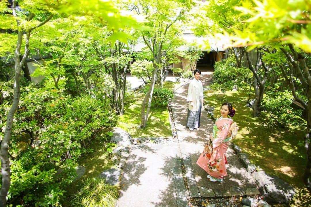 ホテルニューオータニ長岡wedding さんのインスタグラム写真 - (ホテルニューオータニ長岡wedding Instagram)「ホテルの3Fにある日本庭園。 四季を感じることのできる、人気のフォトスポットです。  新緑や秋の紅葉シーズンもおすすめです！  －－－－－－－－－－－－－ 【2023年春のBIGフェア】 豪華試食×模擬挙式×3会場コーディネート見学 プレミアムウエディングフェア  《参加無料》 ※試食会のみご予約制  開催日：5月14日(日) 時間：11:00～16:00 ※詳しいスケジュールは公式サイトをご覧ください。  〔来館特典〕 実際に披露宴でご提供しているスパークリングワイン（1本）プレゼント  【ご予約・お問合せ】宴会予約（0258）37-1122 －－－－－－－－－－－－－  詳細はプロフィールのURLより公式サイトをご覧ください。  #ホテルニューオータニ長岡#ニューオータニ長岡#ニューオータニウエディング#ホテルウエディング#結婚式準備#式場探し#ウエディングフェア#大人婚#ホテル婚#ホテル挙式#披露宴#模擬挙式#和婚#和婚花嫁#神殿#白無垢#和婚#日本庭園#新潟プレ花嫁#プレ花嫁#卒花#新潟花嫁#長岡花嫁#長岡結婚式場#新潟結婚式場#新潟#長岡#wedding#hotelwedding#newotaniwedding」4月27日 12時32分 - newotani_nagaoka_wedding