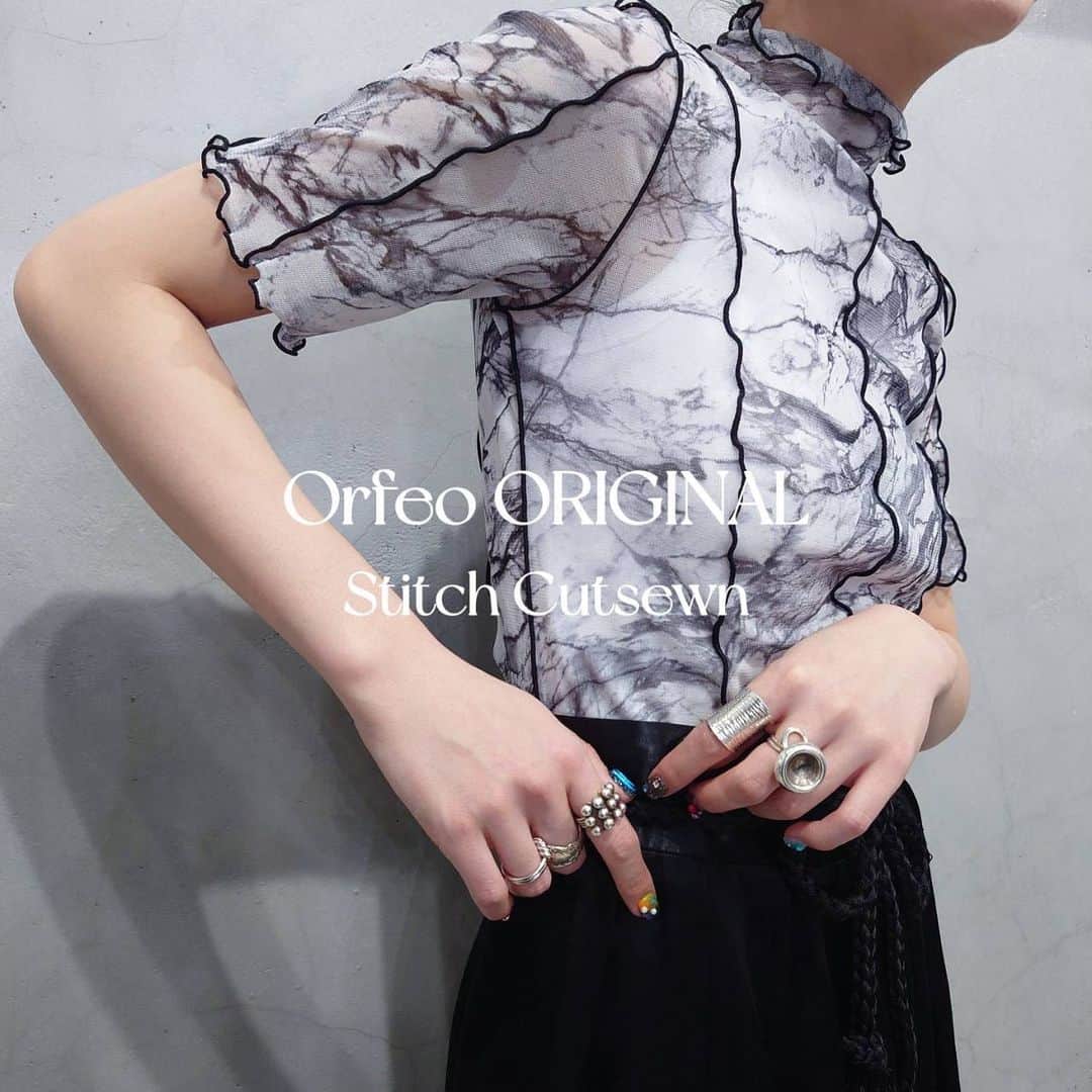 吉祥寺 古着屋 Orfeoのインスタグラム：「. ●Orfeo ORIGINAL Stitch Cutsewn  . . ステッチがポイントのオリジナルシアーカットソー Ivory×Red / Ivory×Black / Pattern×Black  #orfeo #kichijoji #tokyo #vintage #used #fashion #coordinate #outfit #オルフェオ #吉祥寺 #東京 #古着 #古着屋 #ヴィンテージ #レディース古着 #吉祥寺古着屋 #コーディネート  . . お問い合わせはインスタグラムのプロフィール掲載のメールアドレスにお願いいたします。コメント、DMでのお問い合わせは受け付けておりませんのでご了承ください。 店頭に出ていないONLINE SHOPの商品もご購入頂けます。気になる商品がございましたら店頭スタッフにお気軽にお声掛けください。」