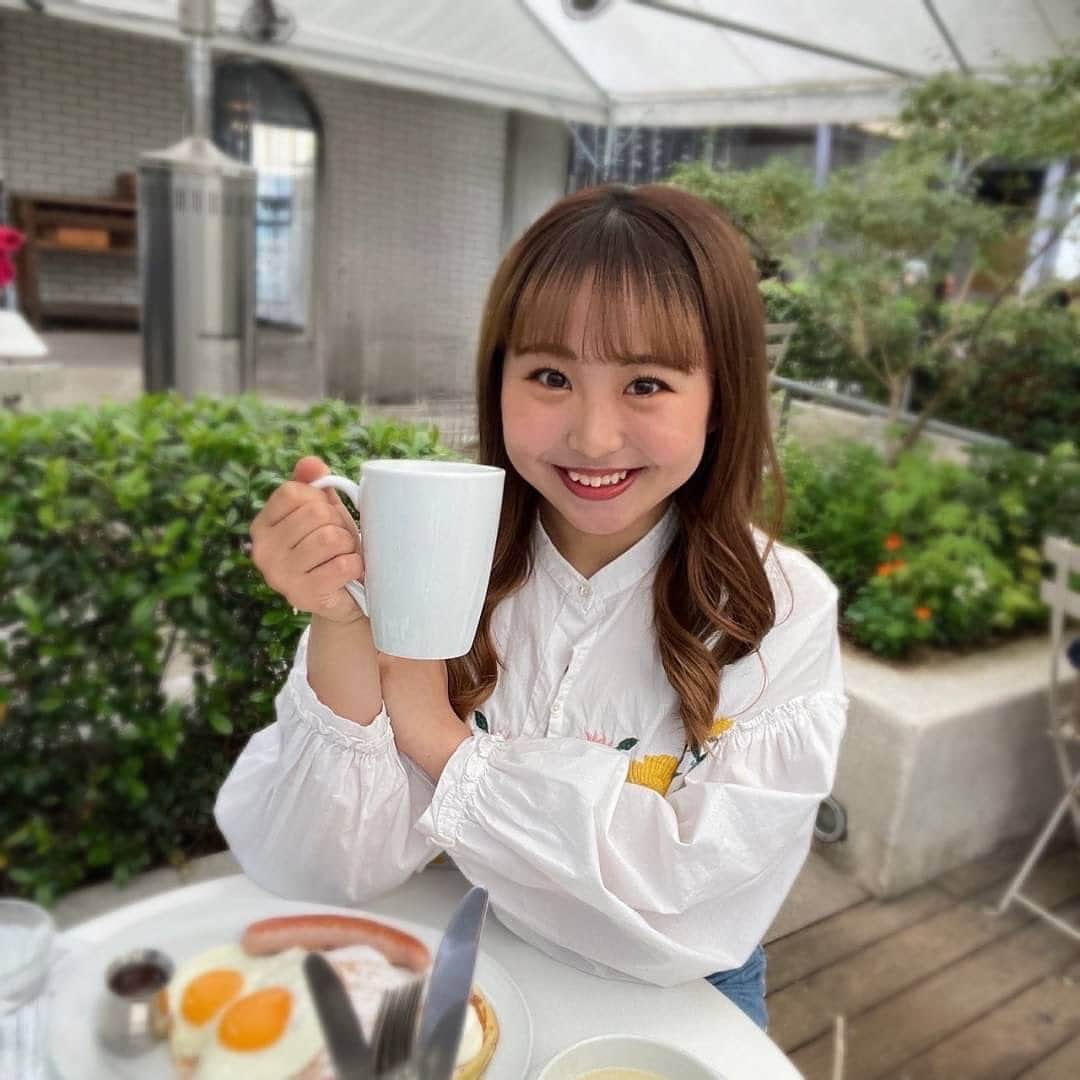 ブルーレジェンズさんのインスタグラム写真 - (ブルーレジェンズInstagram)「みなさんこんにちは！！ ルーキーのMahoです🌝 最近はお休みの日に早起きして美味しい朝ごはんを食べに行くことにハマっています🤭  そしてデビューしてからあっという間に１ヶ月近く経ちました😳 ステージでは沢山温かい拍手を送ってくださったり、試合中は皆さんと一緒にタオルを回して盛り上がったりととても嬉しかったです！  これからも一緒にライオンズへ熱いエールを届けましょう📣💙  改めまして今シーズンよろしくお願いします！！  #bluelegends #seibulions #埼玉西武ライオンズ」4月27日 12時26分 - bluelegends_lionsofficial