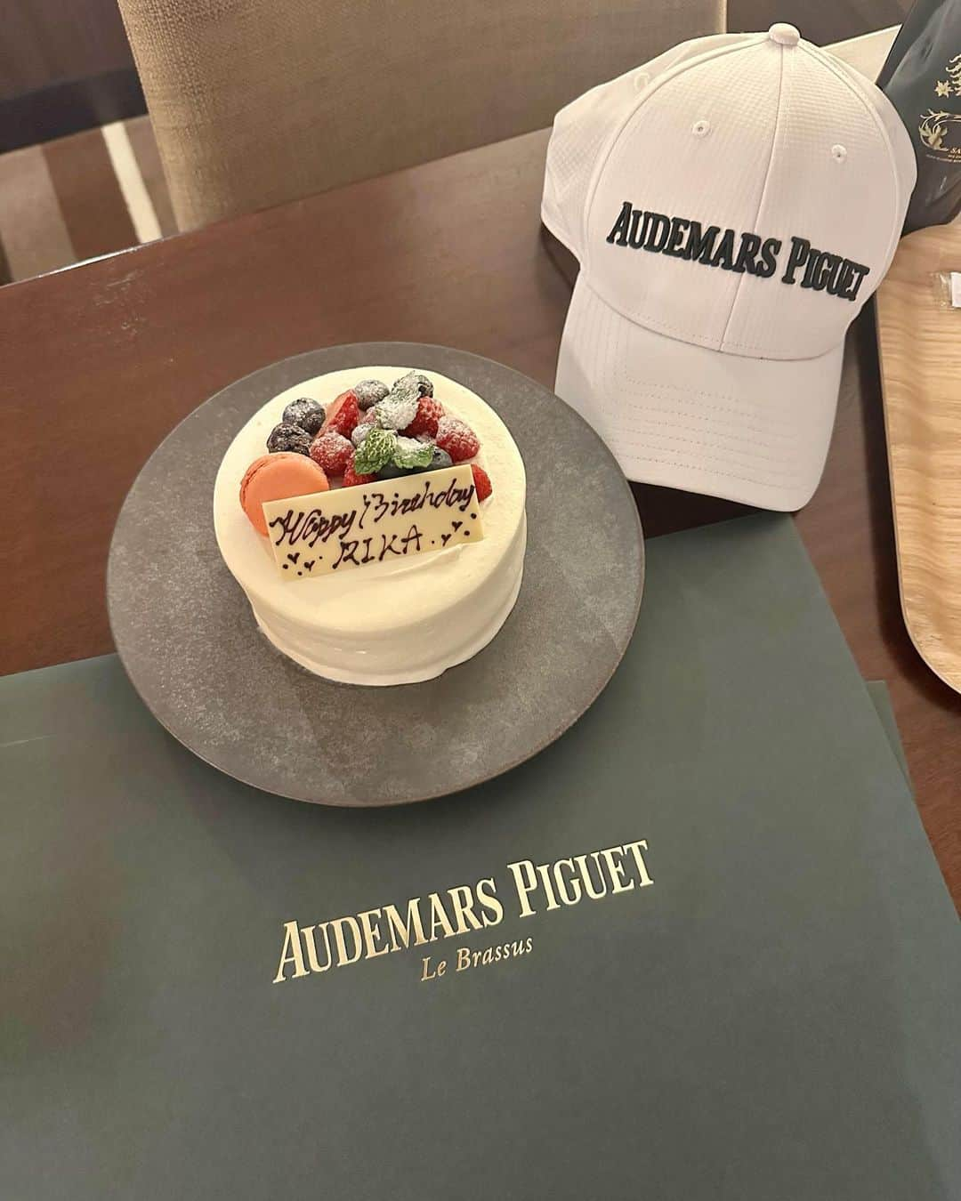 立野リカさんのインスタグラム写真 - (立野リカInstagram)「Thank you @audemarspiguet for the most exciting birthday 🥳⛳️」4月27日 12時37分 - rikatatsuno