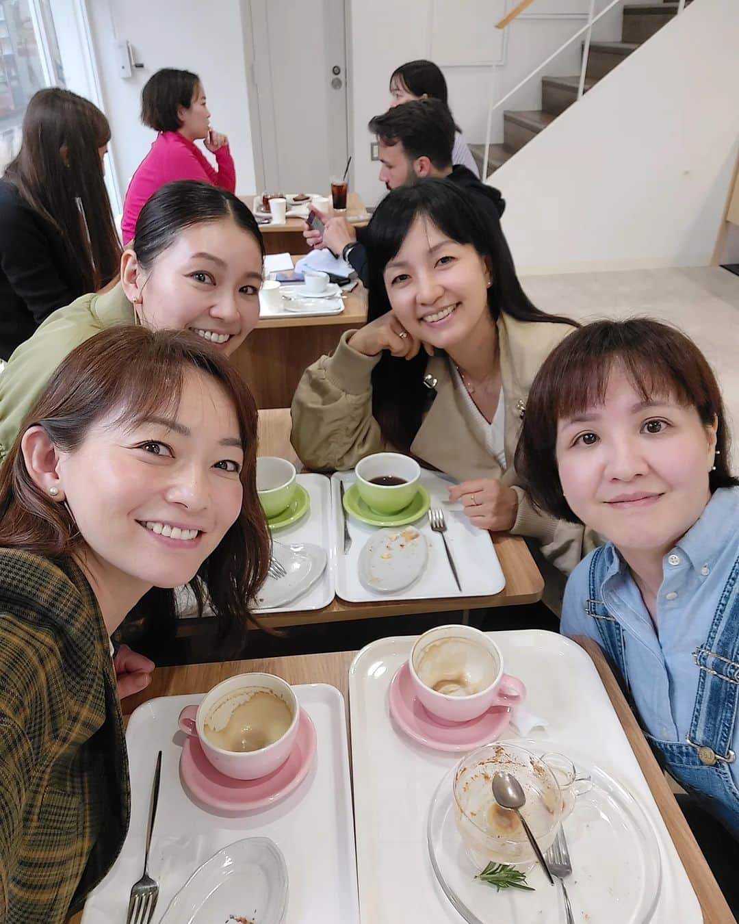 佐藤純さんのインスタグラム写真 - (佐藤純Instagram)「みんなで新大久保ツアー😆  @norihey924 @nao_nao310 @popo20020613   まずは、立ち食いおでんから🍢🤣  昨日は、雨で肌寒かったからあったまる～‼️  そして、ランチは@myeongdong2022  美味しかった～💕  まだまだ食べる😋  ラストは、フィナンシェやらアフォガートやら🤣  楽しすぎた❤  また来月も行く予定😁  #新大久保 #食べまくり～ #ママ #ママモデル #モデル #mama #mamamodel #model」4月27日 12時53分 - junsatoidea