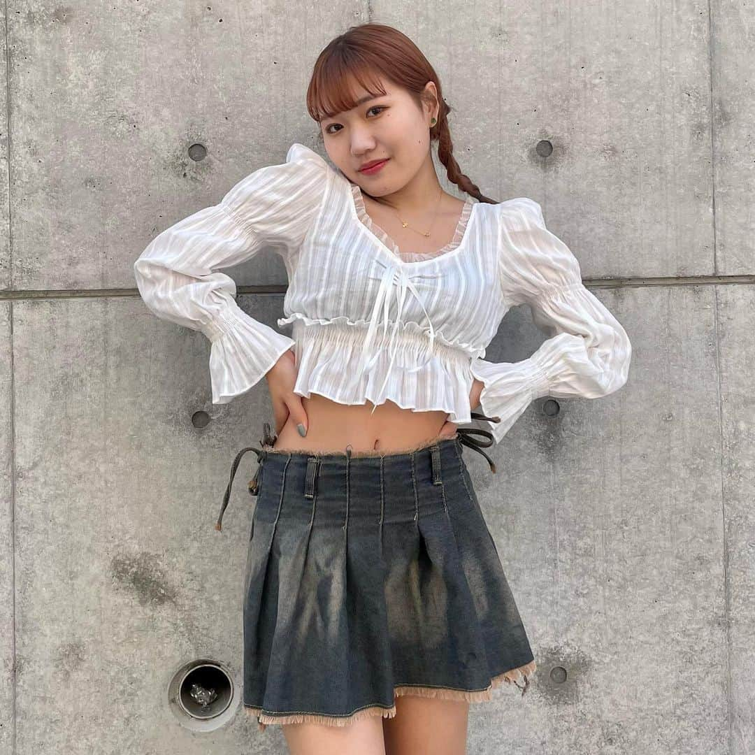 NADIAのインスタグラム：「✨＊…NEW IN…＊✨  ・cotton lace tops  ¥5590(tax in)  ・denim pleats skirt  ¥6690(tax in)  今の時期にぴったりの春らしいアイテムです♡♡♡  皆様のご来店お待ちしております🎀」