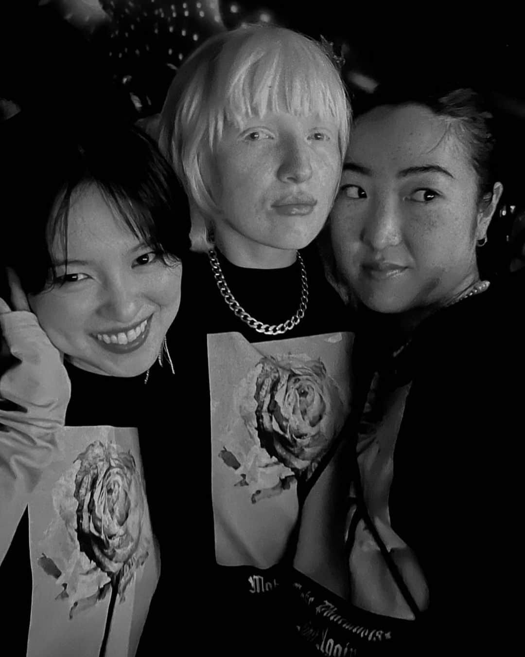 ナスチャのインスタグラム：「amazing night, amazing people 🖤」