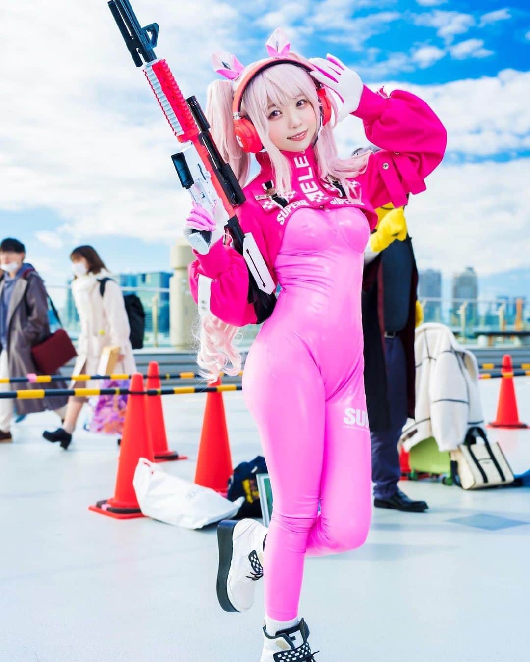 千夢のインスタグラム：「💗🐰NIKKE/アリス🐰💗  お知らせ！！ なんと今週末4/29.30ニコニコ超会議2023の 『勝利の女神:NIKKE』ブースにて、 「アリス」役の公式コスプレイヤーとして出演させていただきます❣️  大好きなキャラでお手伝いさせていただけて嬉しいです🌸  まだ話せないけどゲーム性たっぷりふれあい要素もいっぱいだよ！！🤭  会えるの楽しみにしてるね、 ウサギさんっ‼️  (写真は冬コミで撮影していただいたものです📸 photo:プシュカさん)  #NIKKE #メガニケ  #NIKKE超会議2023 #ニコニコ超会議 #ニコ超 #nikke #nikkegoddessofvictory  #ニケ #メガニケ  #cosplay #cosplayer #cosplays #cosplaying #cosplaygirl #coser #cosplaymodel #cosplayersofinstagram #cosplaymakeup #model #kawaii #japanesecosplay #japaneseidol  #japan_of_insta  #japanesegirl #japanesegirls  #instafollow  #コスプレ #コスプレイヤー」