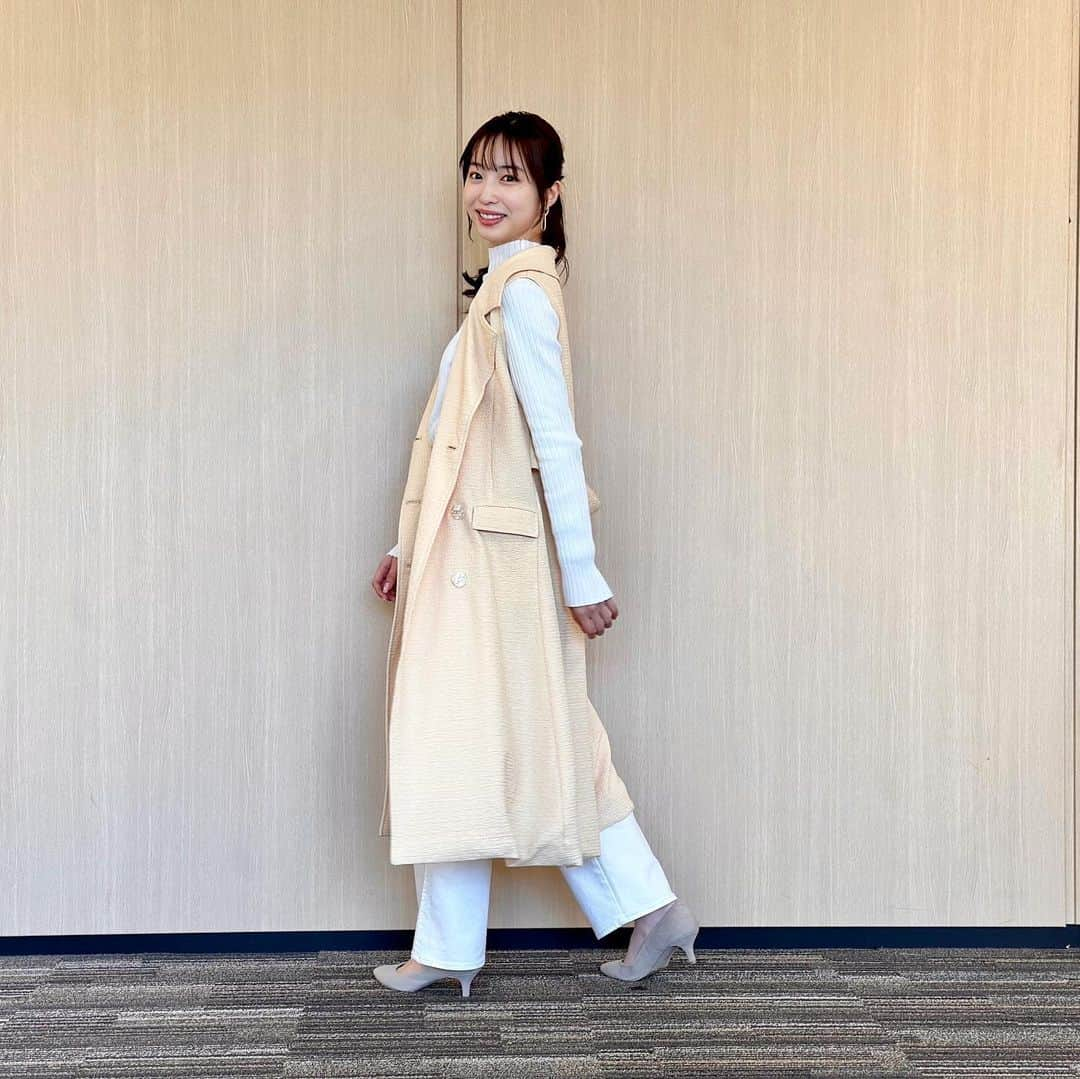 フジテレビ「めざましテレビ」さんのインスタグラム写真 - (フジテレビ「めざましテレビ」Instagram)「ファッション雑誌CanCamとコラボした お天気コーナー「きょう何着て行く？」 林佑香の毎日のコーデを紹介♪  4月27日（木）  【今日のコーデ】 ・ジレ→ @resexxy_official 1万1000円 ・ニット→ @murua_official 5940円 ・パンツ→ @mercuryduo_com 1万4300円 ・靴→ @dianashoespress 1万6500円  ・イヤリング→ @mimi33_official 3740円   【コーデのポイント】 一点投入で鮮度を高めてくれるジレは、今シーズンも注目アイテム⭐️ロング丈のテーラード型なら、上品さもプラスしてくれてシーンを問わず万能に活躍してくれます🦄ジレの存在感を引き立てるため、インナーはシンプルデザインが◎🌈  #めざましテレビ #きょう何着て行く？ #林佑香 #今日のコーデ #コーデ #CanCam #今日のファッション#ootd #きょう何着て行く？は月〜金朝6時22分ごろ放送📺 #ゆかちゃん #きれいめコーデ #きれいめカジュアル #大人コーデ #春コーデ #オフィスカジュアル #上品コーデ #アナウンサー衣装」4月27日 14時26分 - mezamashi.tv