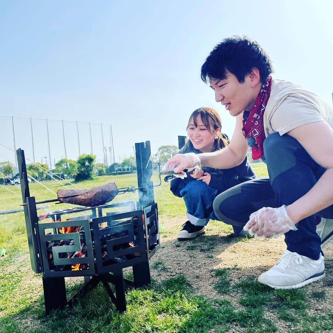 朝日放送「おはよう朝日土曜日です」のインスタグラム：「キャンプで人気者になりたい福井くん⛺️  #全力ではしゃぐ#31歳#GWは#アウトドア#ベストシーズン#人気者になれる#アウトドアグッズ#紹介するよ #なないろリサーチ #4月29日放送  #おは土#おはよう朝日土曜日です#ABCテレビ #福井治人#ABCアナウンサー #堀くるみ」