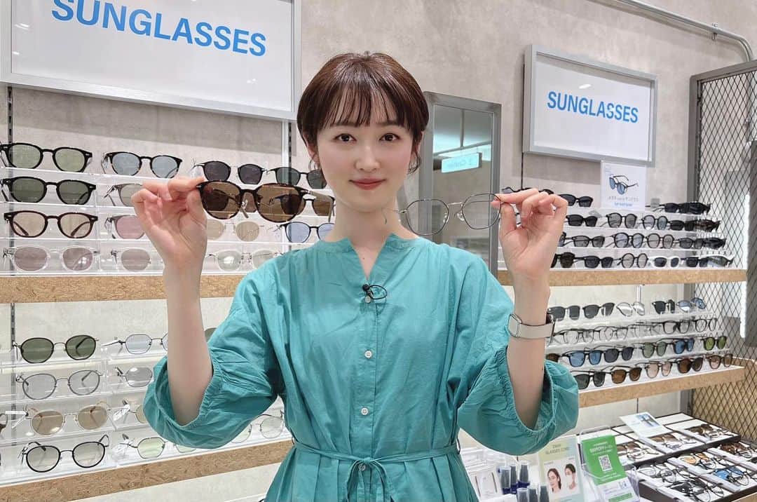 のインスタグラム：「この時期から強まってくる紫外線🌞 対策、始めていますか？  "アフターコロナの紫外線対策"を取材しました📖✒️ 今日のRNC news every.で放送予定です。  マスク生活真っ只中の去年も 紫外線対策について取材させていただきましたが、 ５類移行が近づく今年、 またトレンドに変化がありましたよ💡  取材させていただいた、 Zoff ゆめタウン高松店、センコヤ丸亀町本店の皆さん ありがとうございました！  #サングラス #UVケア #日焼け止め #アフターコロナ #紫外線対策  #zoff #SENKOYA #ゾフ #センコヤ #zoffゆめタウン高松店 #センコヤ丸亀町本店 #newsevery #アナウンサー」
