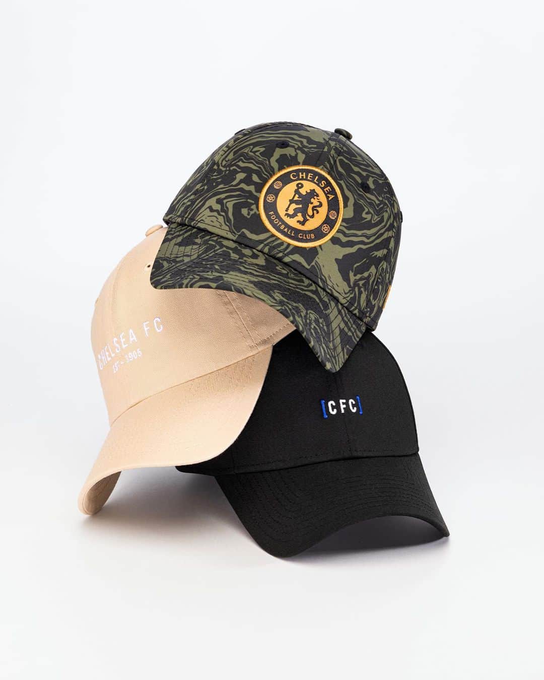 ニューエラ・キャップのインスタグラム：「Get game day ready in the latest collection featuring Man U, Chelsea, and Tottenham.  Available in multiple styles, shop it now.」