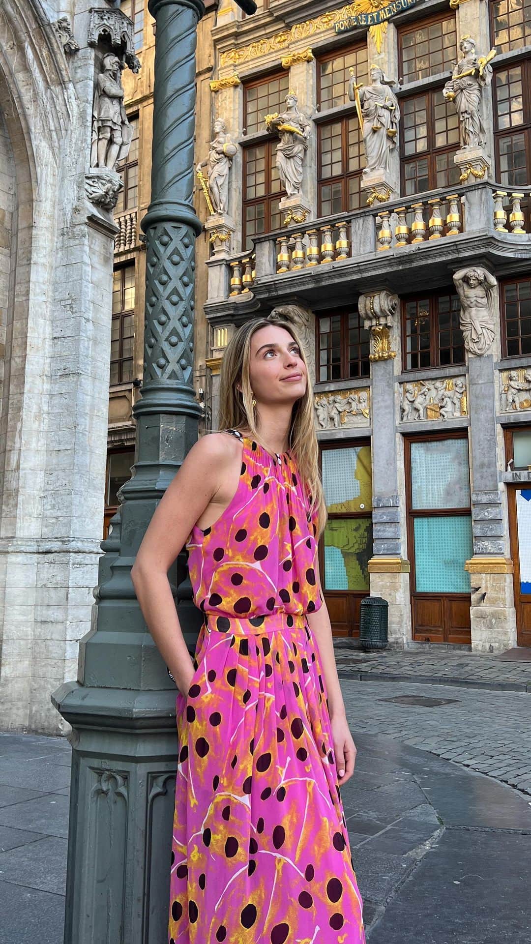 ダイアン フォン ファステンバーグのインスタグラム：「@tvf pretty in pink in the Miriam Dress💕💕 #DVF」
